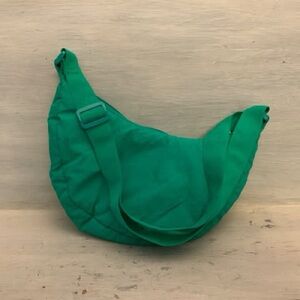 Old Navy Kelly Green Crescent Cross Body Bag Purse Good Condition